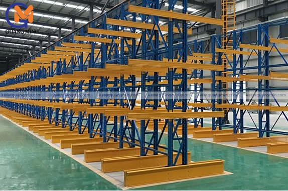 Kệ Cantilever